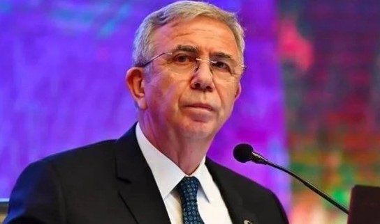 Ayrıca, Zengertaş, parti içindeki dengesizlikleri ve çıkar ilişkilerini eleştirerek, "İşçi ve esnaf düşmanı olan Turgut Altınok mu, yoksa Ankara'da fakir fukarayı unutmayan Mansur Yavaş mı? Ben iyilikten yana tarafımı seçtim." şeklinde görüşlerini dile getirdi.
Ahmet Zengertaş'ın bu kararı, seçim dinamiklerini etkileyebilecek önemli bir gelişme olarak değerlendiriliyor. Mamak İlçe Gençlik Kolları Başkanı'nın destek açıklaması, seçim sürecinde yaşanabilecek sürprizlere işaret ediyor.

