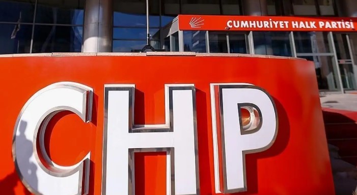 GÜRSEL TEKİN'DEN ŞOK İSTİFA AÇIKLAMASI
Gürsel Tekin, 31 Mart seçimlerine kısa bir süre kala dikkat çeken bir karar alarak Cumhuriyet Halk Partisi'nden (CHP) istifa ettiğini sosyal medya hesabından duyurdu. Tekin'in açıklamasında, partinin temel ilkelerinden uzaklaştığına dair eleştiriler ve parti içi sorunlara vurgu yapıldı.

