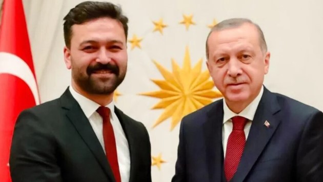 AK PARTİ'DE YENİ DÖNEME GEÇİŞ ÖNCESİ ÖNEMLİ BİR DEĞİŞİM
Mehmet Bayar'ın istifası, AK Parti Uşak Merkez İlçe Teşkilatı'nda önemli bir değişimi beraberinde getirirken, yeni dönem öncesinde partideki dinamiklerin ve isimlerin şekillenmesi bekleniyor.
