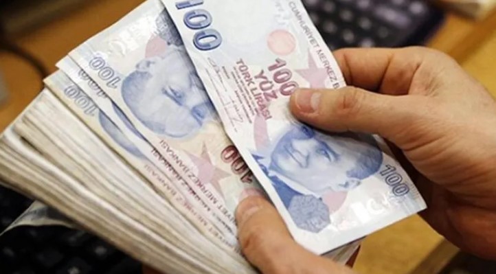 ZİRAAT BANKASI BAŞTA OLMAK ÜZERE BANKALAR UYARIYOR: "HESAPLARINIZI AKTİF HALE GETİRİN"
Türkiye genelinde faaliyet gösteren birçok banka, bu kritik durumu müşterilerine duyuruyor. Ziraat Bankası, Akbank, İş Bankası gibi büyük bankalar, hesap sahiplerini mevcut durumları hakkında bilgi almak ve hesaplarını aktif hale getirmek için bankalara başvurmaları konusunda uyarılarda bulunuyor.
