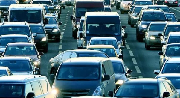 SONBAHARDA SATIŞLARDA ARTIŞ BEKLENİYOR
Ertemel'e göre, mevsimsel etkilerle birlikte ilkbahar aylarında ikinci el piyasasında canlanma yaşanacak ve satış adetleri artacak. Özellikle sonbaharda, kredi ve mevduat oranlarının piyasa lehine dönmesiyle birlikte satış adetlerinde pik yaşanması öngörülüyor.
