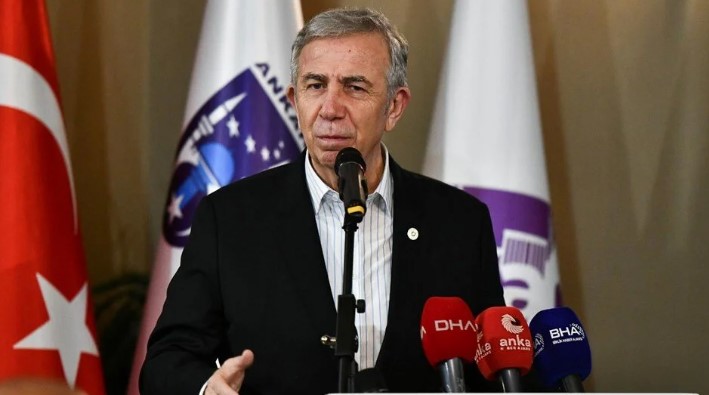 MTP BAŞKANI AHMET YILMAZ'DAN AÇIKLAMA
Sosyal medya üzerinden yapılan videolu açıklamada MTP Başkanı Ahmet Yılmaz, partisinin siyasi duruşunu ve Ankara'daki tercihini net bir şekilde ifade etti. Yılmaz, "MTP olarak herhangi bir siyasi partiyle ittifak yapmamaya veya bütün halinde destek vermemeye karar verdik. AK Parti rejiminin sona ermesi ve milletimizin rahat bir nefes alabilmesi için muhalefet adaylarını destekleyerek seçim sürecinde aktif bir rol üstleneceğiz." dedi.
