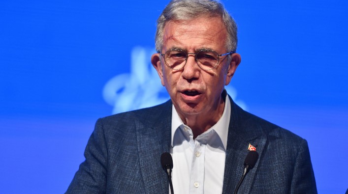 Milliyetçi Türkiye Partisi'nin Ankara'da CHP'nin adayı Mansur Yavaş'ı destekleme kararı, siyasi arenada dikkat çeken bir gelişme olarak kayıtlara geçti. Partinin AK Parti rejimine karşı duruşu ve yerel seçim stratejisi, önümüzdeki günlerde daha fazla tartışılacak gibi görünüyor.