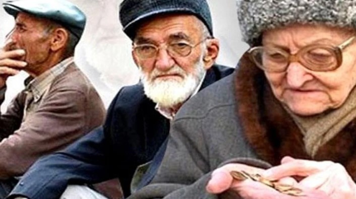 EMEKLİLER SOSYAL MEDYADA TEPKİ GÖSTERDİ: "YETERLİ DEĞİL!"
Bayram ikramiye artışlarına tepki gösteren emekliler, sosyal medyada seslerini duyurmaya çalıştı. Ancak, 1000 TL'lik artışın yetersiz olduğunu düşünen emekliler, kurbanlık fiyatlarındaki artışa da dikkat çekerek eleştirilerini sürdürdü.
