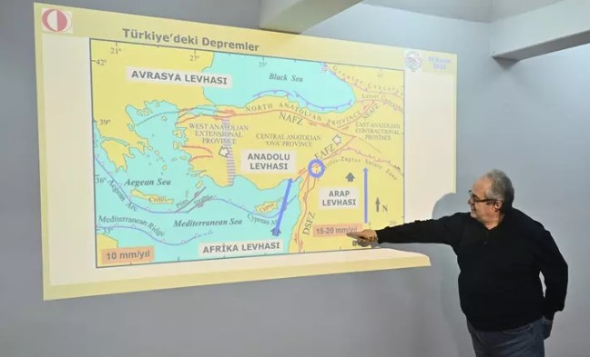 Depremin En Korkunç Anını İlk Kez Anlattı! Uzmanı Uyardı! O Bölgeden Uzak Durun