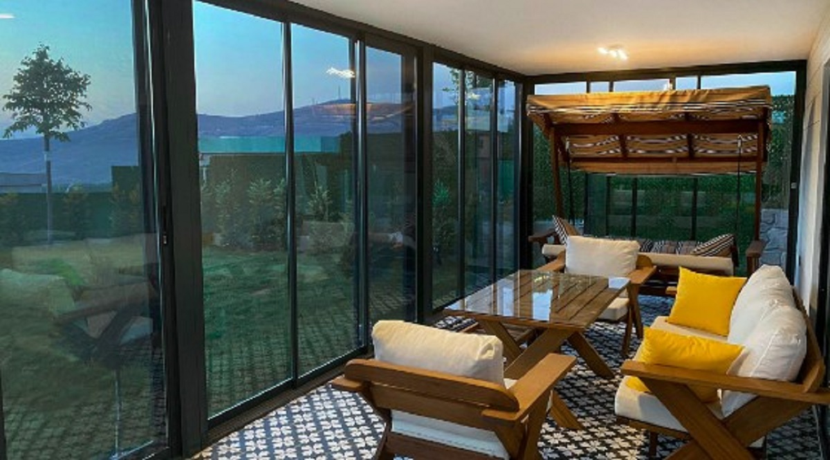 Cam Balkon