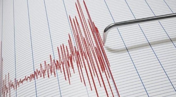 UZMANLAR: DEPREM AKTİVİTESİ TAKİP EDİLİYOR
Depremlerin ardından bölgedeki uzmanlar, Ege Denizi'ndeki deprem aktivitesini yakından izlemeye devam ediyor. AFAD, vatandaşları olası artçı sarsıntılara karşı dikkatli olmaları konusunda uyardı. Deprem anında alınması gereken tedbirler konusunda geniş çaplı bilgilendirmeler yapılırken, bölge halkı da afetlere karşı bilinçlendirilmeye devam ediliyor.
