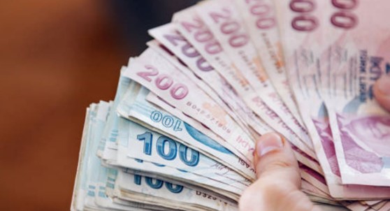 3 BİN TL'LİK BAYRAM İKRAMİYESİ DÜZENLEMESİ
Meclis Adalet Komisyonu'ndan geçen, Ramazan ve Kurban Bayramı için öngörülen 3 bin TL'lik ikramiye düzenlemesi, emekli vatandaşlar arasında umut kaynağı olmuştu. Ancak, bu düzenlemenin beklentileri karşılamadığı görüldü.
