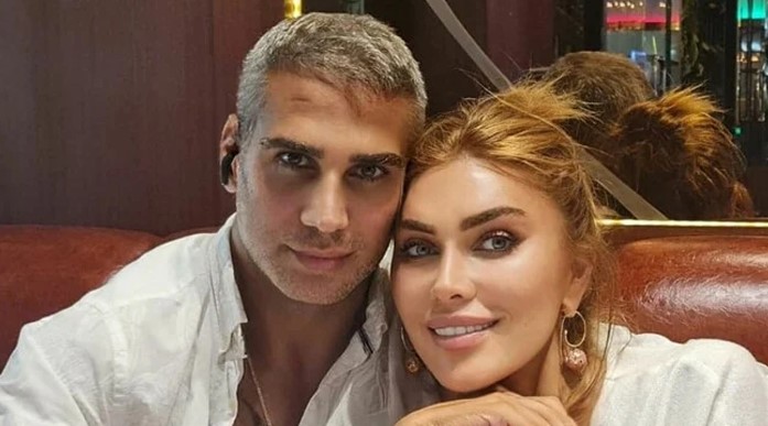 ÖZEL HAYATINDA DA ZOR GÜNLER
Doğuş'un özel hayatı da gündemden düşmüyor. Hoşkedem Hidayetkızı ile evli olan şarkıcı, geçtiğimiz günlerde çıkan ihanet ve boşanma iddialarıyla ilgili sessizliğini koruyarak, "Özel hayata, özel müdahaleye yokuz. Mahkememiz devam ediyor çünkü zamanı gelince açıklama yapılır" demişti. Sanatçının hem sağlık hem de özel hayatındaki bu zorlu süreç, sevenlerini derinden üzüyor.
