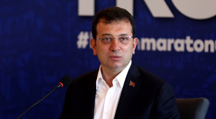 CHP VE EMPERYALİZM İLİŞKİSİ
Nedim Şener, CHP'nin emperyalizm tarafından ele geçirildiğini ileri sürerek, "İsrail ve Amerika’nın oyuncağı FETÖ, CHP’yi ele geçirtti. Politikaları değişti. Kılıçdaroğlu, Özgür Özel ve İmamoğlu. Bütün Selatin camilere hizmet veriyor. Hepsine bakımını, temizliğini, İBB yapıyor. Niye bir tek Ayasofya’ya temizlik ve güvenlik hizmetleri vermiyor. Çünkü Ayasofya’nın açılmasından dolayı acı çekiyor. İnsan hiç olmazsa turist olarak ziyaret eder" şeklinde konuştu.
