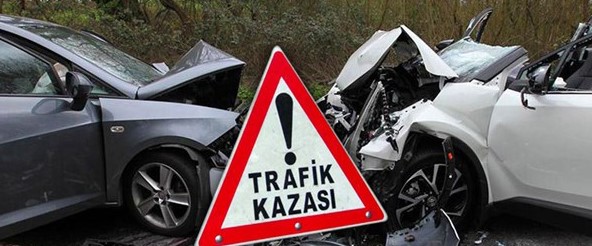 Kaza ile ilgili detaylı soruşturma devam ederken, kara yolunda güvenlik önlemlerinin arttırılması için ilgili birimler çalışmalarını sürdürüyor. Trafik güvenliği konusunda vatandaşlara dikkatli olmaları ve kurallara uymaları hatırlatılıyor.