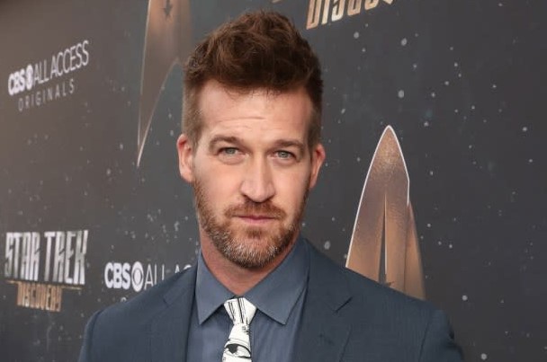 ANMA MESAJLARI YAYILDI
Mitchell'ın ölümü, Star Trek internet sitesi aracılığıyla da duyuruldu ve oyuncuya olan saygıları dile getirildi. Sinema dünyasının yanı sıra Mitchell'ın hayranları da sosyal medya üzerinden duygusal anma mesajları paylaşarak, oyuncunun anısını yaşatma çabasına katıldılar.
