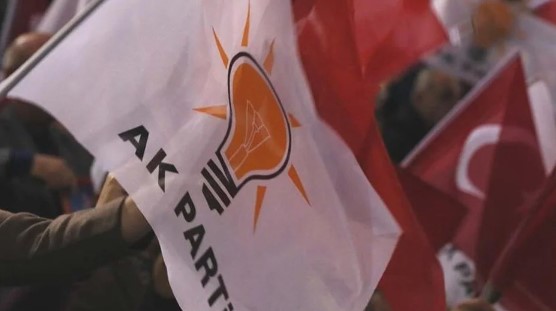 KADIN VE GENÇLİK KOLLARI BAŞKANLARI DA LİSTEDE YER ALDI
AK Parti Kadın Kolları İl Başkanı Feray Yılmaz ve Gençlik Kolları İl Başkanı Mustafa Durmuş'un da meclis listesinde kendilerine yer bulduğu belirtiliyor. Ayrıca, il yönetiminden bazı isimlerin de İl Başkanı Murat Çetin tarafından meclis listesine dahil edildiği ifade ediliyor.
