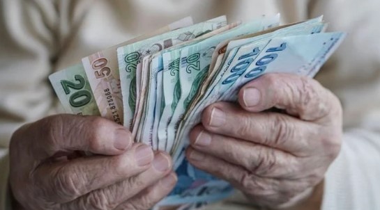 8-9 NİSAN'DA HESAPLARDA
Yaprak Hırka Yıldız, Ramazan Bayramı'na özel ikramiyelerin 8-9 Nisan tarihleri arasında hesaplara yatırılacağını açıkladı. Ayrıca, bayram ikramiyelerine öncesinde ek bir artışın da mümkün olduğunu belirten Yıldız, emekliler arasında bayram coşkusunu daha da artırabilir.
