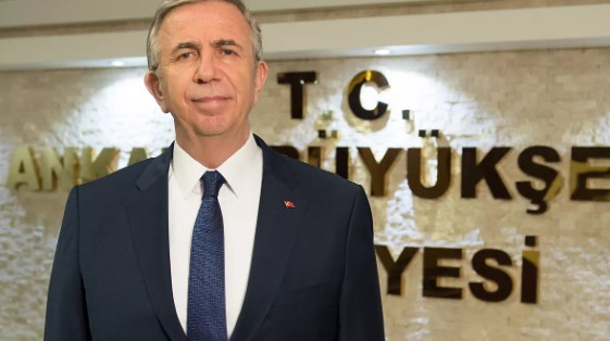 Gelecek Partisi'nde önemli bir gelişme yaşandı. Yerel seçimler öncesinde Ankara Büyükşehir Belediye Başkanlığı için CHP'nin adayı Mansur Yavaş'ı destekleyeceğini açıklayan Gelecek Partisi'nde Ankara İl Başkanı Hakan Tokaç, partisinden istifa ettiğini duyurdu.