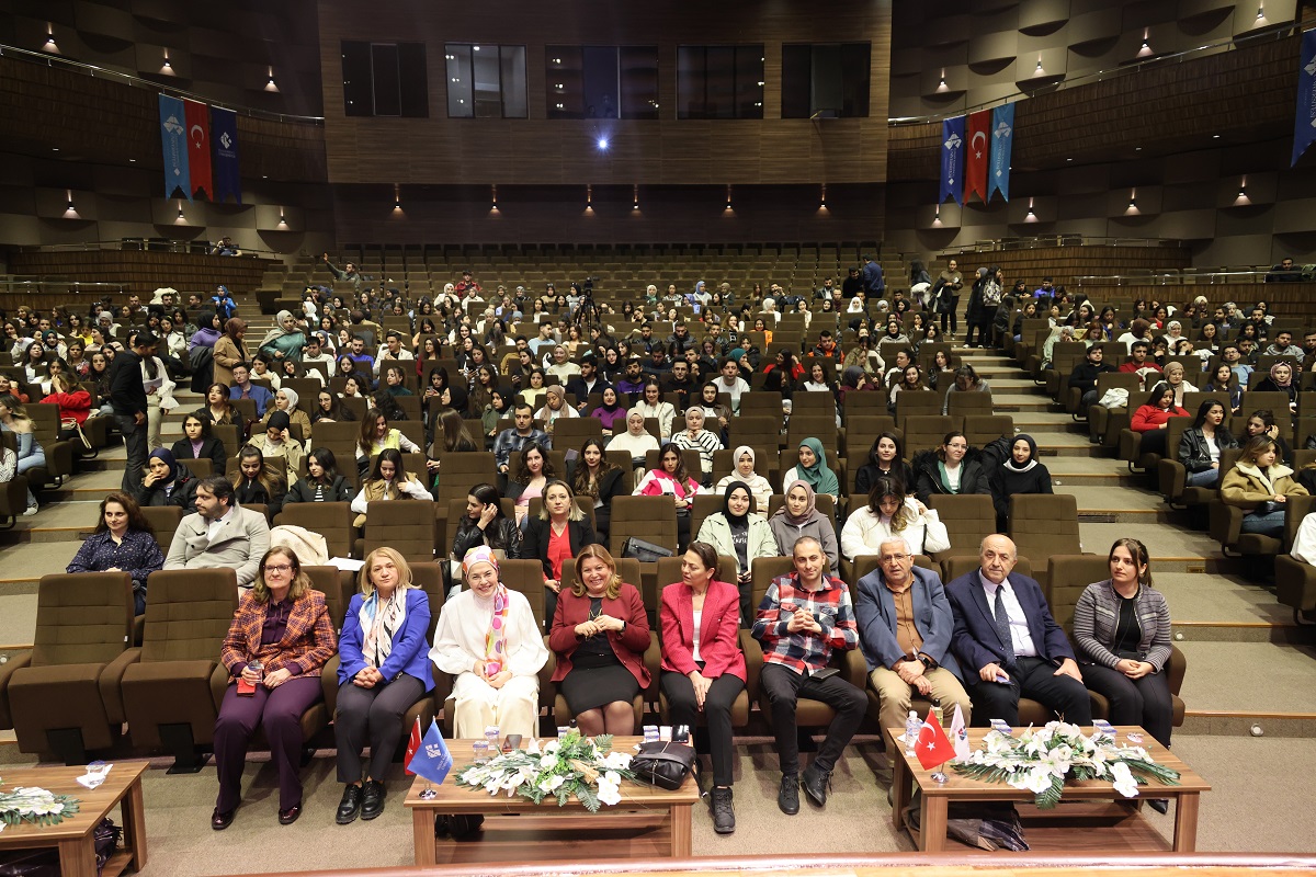 Hkü’de Yitik Cennet Kadınlık Programı