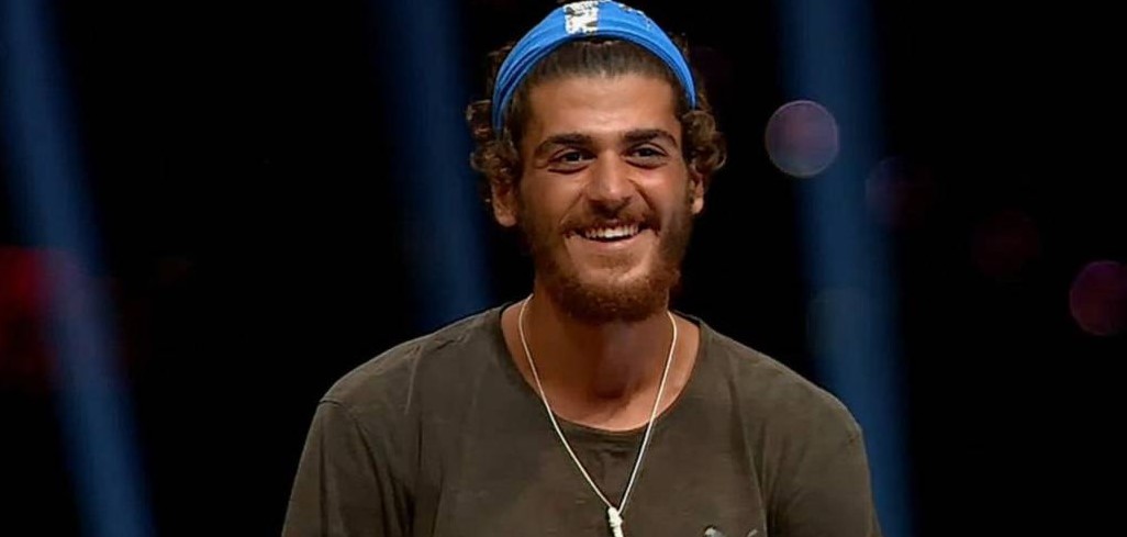 POYRAZ KİMDİR?

Yiğit Poyraz, son zamanlarda Yasmin Erbil ile yaşadığı aşkla gündeme gelmiş ve sonrasında tekrar Survivor All Star’a katılmıştı. Survivor All Star 2024’ün 56. Bölüm Tanıtımı’nda Acun Ilıcalı’nın sözleriyle dikkat çekti.
