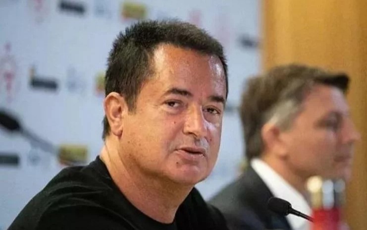 Ilıcalı, “Bir oyuncu kenara gittikten sonra dipdiri, koşa koşa oyuna giriyorsa bunu inandırıcı bulmamız mümkün mü?” diyerek, oyuncuların davranışlarını eleştirdi.