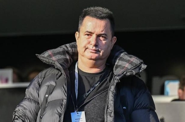 Ilıcalı, “Her 1.5-2 dakikada bir biri yere yatıyor. Maç oynanmıyor!” diyerek, futbolun seyir zevkinin düştüğünü ifade etti.

Ilıcalı, “Bunun Fenerbahçe’si, Galatasaray’ı, Beşiktaş’ı yok. Ben 10 yaşından beri futbol seyrediyorum, böyle bir şey görmedim” diyerek, bu durumun tüm takımları etkilediğini belirtti.