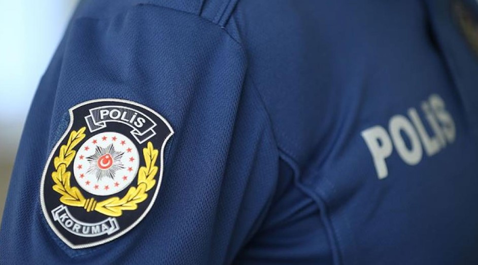 Murat B., görev süresi boyunca birçok mali suçla mücadele operasyonuna liderlik etti. Bunlardan en dikkat çekeni, “Demir Yumruk” adı verilen ve Soylu’nun kamuoyuna duyurduğu operasyon oldu.

Murat B.'nin başında olduğu birimin hazırladığı FETÖ’nün mülki idare yapılanması dosyası, savcılık ve emniyeti karşı karşıya getirdi. Savcılık, bazı dosyaları usulüne uygun delil toplanmadığı ve hazırlanmadığı için kabul etmedi.
(Haber Merkezi) 