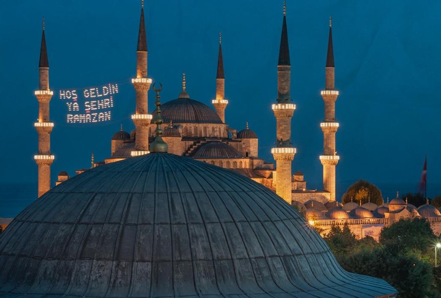 Bayramın ne zaman başlayacağı ve tatilin kaç gün süreceği, vatandaşlar tarafından merakla bekleniyor.Ramazan Bayramı tatili, ailesiyle bu manevi günleri geçirmek isteyen vatandaşlar için büyük önem taşıyor.