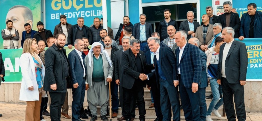 Siyasi Deprem: CHP’nin Adayı Ve İlçe Başkanı Ak Parti’ye Katıldı