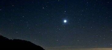 MARS RETRO'SU VE KRİZ DÖNEMİ
Astrolog Kassandra, 30 Ekim’de başlayacak olan Mars Retro’sunun dünya genelinde ciddi krizlere, siyasi anlaşmazlıklara, çatışmalara ve savaşlara neden olabileceğini vurguluyor. İkizler burcunda gerçekleşecek olan bu süreçte siber saldırılar, hava saldırıları, iletişim ağlarının sınırlandırılması gibi olaylar gündeme gelebilir.
