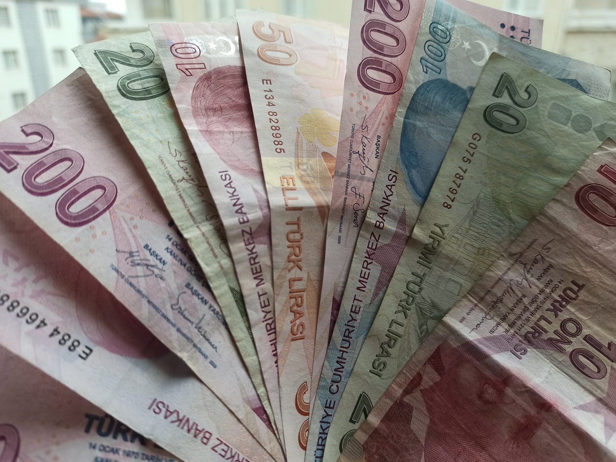 AKBANK
SGK emekli maaşını Akbank'tan alanlara, 10.000 TL’ye varan promosyon ve ek olarak 2.500 TL chip-para ile birlikte toplamda 12.500 TL ödül fırsatı sunulmaktadır.
