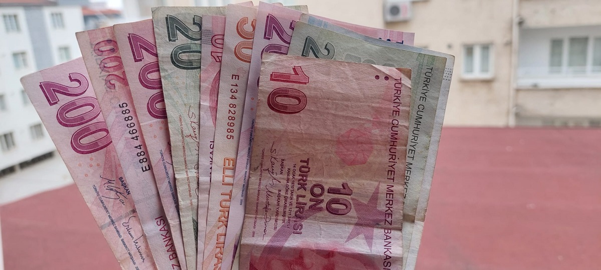 DENİZBANK
Emekli aylığını DenizBank'tan 3 yıl süreyle alma taahhüdünde bulunanlara, 5.000 TL'ye varan nakit promosyon fırsatı sunulmaktadır.
