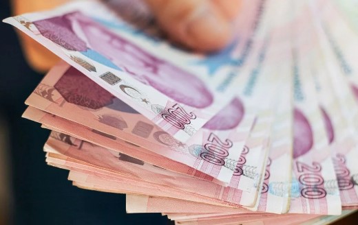 DİĞER BANKALARDA DA ARTIŞ BEKLENİYOR Çalışma ve Sosyal Güvenlik Bakanı Işıkhan, diğer bankalarla da promosyon ödemelerinde artış sağlanması için çalışmaların sürdüğünü belirtti. Bu sayede, emeklilere sunulan promosyon miktarlarında genel bir artış bekleniyor. 