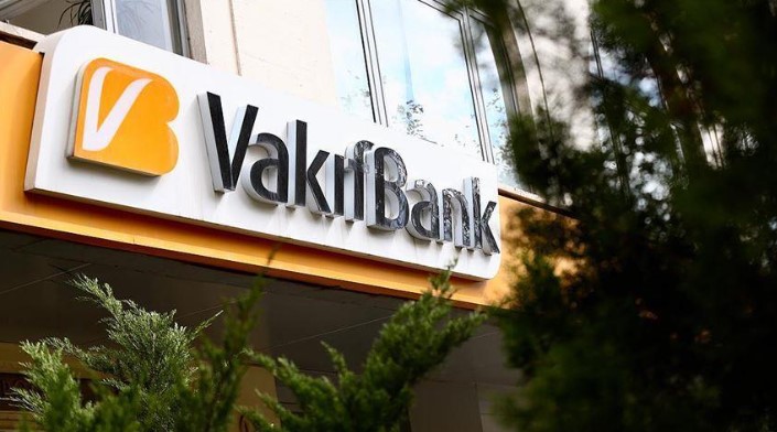 VAKIFBANK EMEKLİ PROMOSYONU
1 (bir) aya isabet eden emekli maaşı tutarı:
3.500.-TL ye (3.500.-TL hariç) kadar olanlara 3 yıl için toplam 3.000.- TL,
3.500 - 7.500.-TL (7.500.-TL hariç) arasında olanlara 3 yıl için toplam 3.500.- TL,
7.500 – 10.000.-TL (10.000.-TL hariç) arasında olanlara 3 yıl için toplam 4.500.- TL,
10.000.-TL ve üzeri olanlara 3 yıl için toplam 5.000.- TL
