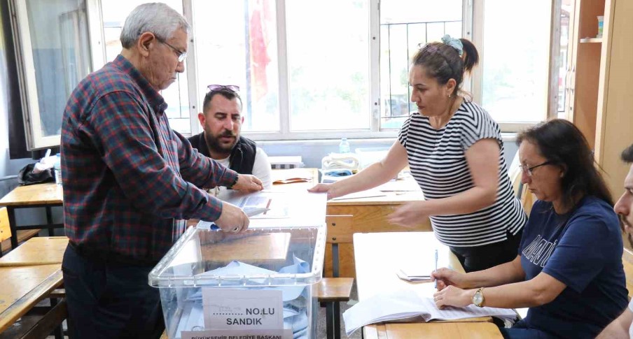 2 Haziran’da yapılacak olan tekrar seçimde, Çıldır’ın halkı ilçenin gelecek yönetimini belirlemek için yeniden sandık başına gidecek. Bu heyecanlı yarışın sonucunda hangi adayın galip geleceği, merakla bekleniyor.