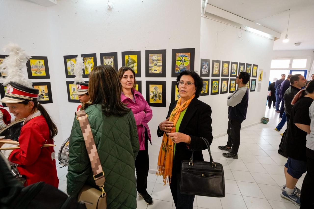 400 eser arasından seçerek  38 sanat çalışmasını bu sergi için hazırladım. Sergideki eserlerim Hazreti Mevlana’nın felsefesi ve tasavvuf kültürünü anlatıyor. Aynı zamanda Hazreti Mevlana’nın dünyaya vermek istediği sevgiyi, barışı ve herkesi kendi toplumunda barış içerisinde yaşamasını çağıran bir iklimi barındırıyor.