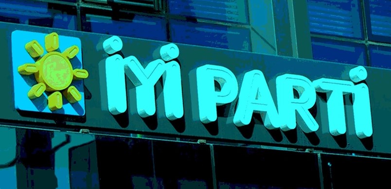  Akdemir, Yılmaz’ın, daha önce İYİ Parti’den ayrılarak yeni bir parti kurma hazırlığında olan Yavuz Ağıralioğlu’nun ekibine katılacağını öne sürdü. 