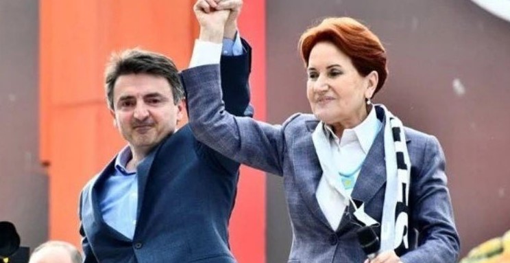 Yılmaz, “Bir kongre süreci bizi bekliyor ve Sayın Meral Akşener, aday olmayacağını belirterek örnek bir tutum sergiledi” dedi. Ancak Yılmaz, “Fakat İYİ Parti’nin bu durumdan çıkabilmesi, mevcut genel başkan adaylarının rekabetinin yarattığı atmosferle mümkün olmayacak” ifadelerini kullandı.