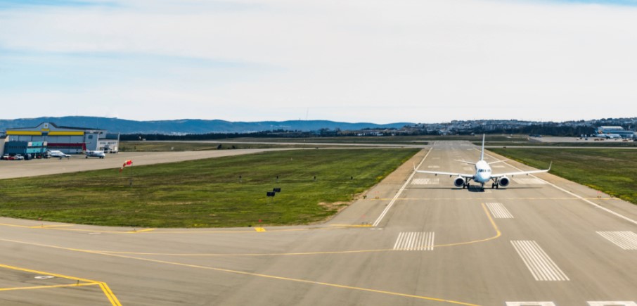 Virgin Atlantic, olayla ilgili olarak, uçuşunu tamamlamış olan boş bir uçağın kanadının başka bir uçakla temas ettiğini doğruladı. Şirket, müşteri ve mürettebat güvenliğinin her zaman en büyük öncelikleri olduğunu belirtti ve olayla ilgili tam kapsamlı bir inceleme başlatıldığını duyurdu. Mühendislik ekipleri, hasar gören uçağın bakım kontrollerini gerçekleştiriyor.