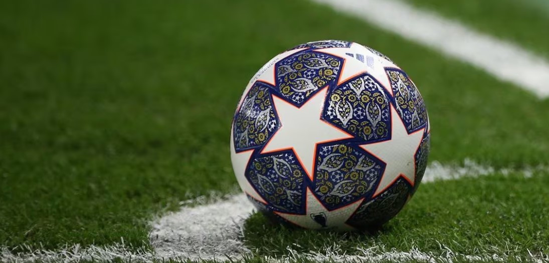 Sarı-lacivertli kulübün taraftarlarının verdiği zararın, yani kırılan 15 sandalyenin telafisi için Fenerbahçe’nin bu kararın verildiği tarihten itibaren 30 gün içinde Union Saint-Gilloise ile iletişime geçmesi gerektiği belirtildi.