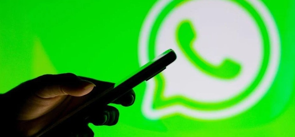 WhatsApp’ın kullanıcı etkileşimini artırmak amacıyla yeni bir özellik üzerinde çalıştığı belirtiliyor. Bu yeni özellik, son çevrimiçi kişileri vurgulayarak ve kullanıcıların yakın zamanda etkileşimde bulundukları kişilerle kolayca sohbet başlatmalarını sağlayarak kullanıcı deneyimini iyileştirmeyi hedefliyor.