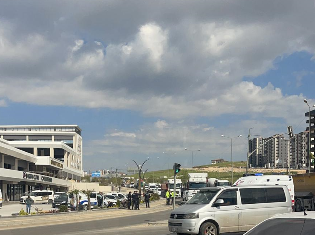 Gaziantep’te Feci Kaza... Tir'la Motosiklet Çarpıştı Ölü Var (1)