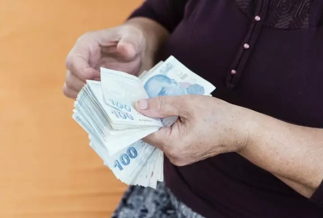 GÜNCEL EMEKLİ MAAŞ PROMOSYONLARI (9 NİSAN 2024)
GARANTİ BBVA 
Garanti BBVA'da emekli maaşı
10.000 TL'ye kadar olan emeklilere 6.250 TL
10.000 – 15.000 TL arasında olan emeklilere 10.000 TL
15.000 – 20.000 TL arasında olan emeklilere 12.500 TL ve
20.000 TL ve üstünde olan emeklilere 15.000 TL
tutarında nakit promosyon avantajı sunulmaktadır.
