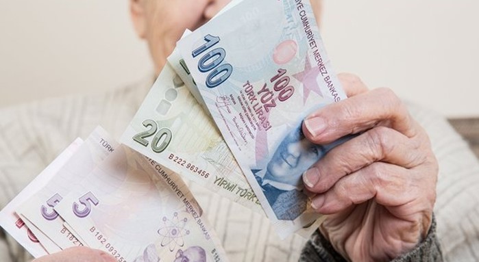 TASARININ HAZIRLANMASI VE UYGULANMASI
Emeklilik destek paketiyle ilgili tasarının Nisan dönemi boyunca netleşeceği bildirildi. Tasarlanan Nisan ayı sonuna kadar hazırlık ve emeklilere sağlanacak olan desteklerin başlangıç için somut adımların atılması bekleniyor. Özellikle su faturası desteği konusunda oluşan salgınların hızlandırılması ve basılması zamanlarında yazılmadan önce planlanıyor. TBMM'de 15 ve 16 Nisan tarihlerinde su faturası desteğinin onaylanması bekleniyor.
