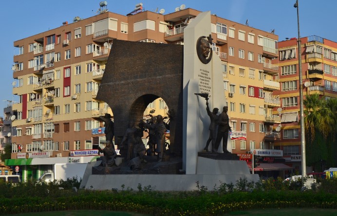 40- Burdur 100.15
39- Afyonkarahisar 100.17
38- Gümüşhane 100.24
37- Sinop 100.29
36- Aydın 100.34
