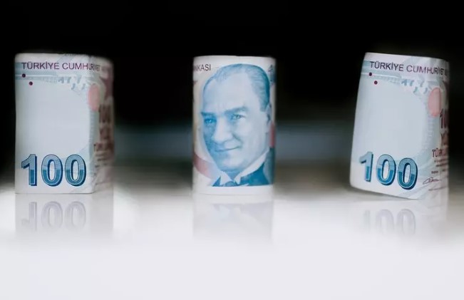 UZMANLARDAN ÖNEMLİ UYARILAR
Bankacılık ve Finans Hukukunda Uzman Arabulucu Avukat Emin Saygın, IBAN kullanımıyla ilgili vatandaşları uyarıyor. IBAN'a para gönderirken açıklama kısmına mutlaka hizmet veya borç ödemesi şeklinde ifadeler yazılması gerektiğini belirtiyor. Aksi halde, gelecekte sorunlarla karşılaşılabilir.
