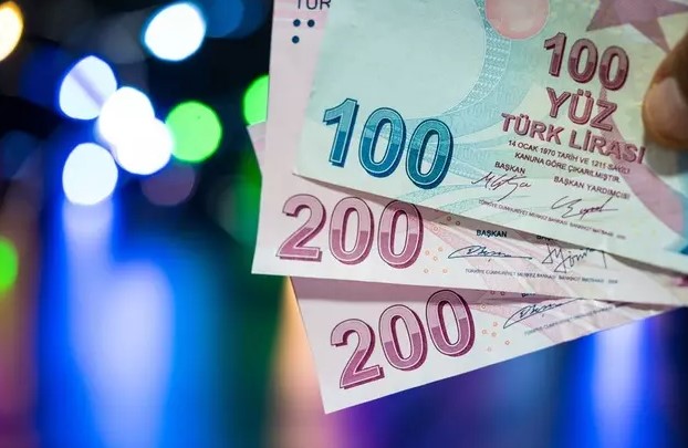 AÇIKLAYICI YAZILAR ŞART
Saygın, dekontlarda geçerli ve açıklayıcı yazılar olması gerektiğine vurgu yapıyor. Mal alışverişi veya borç ödemeleri gibi işlemlerde açıklama kısmına ilgili bilgilerin yazılması önem taşıyor. Özellikle kira ödemelerinde hangi aya ait olduğunun belirtilmesi gerekiyor.
