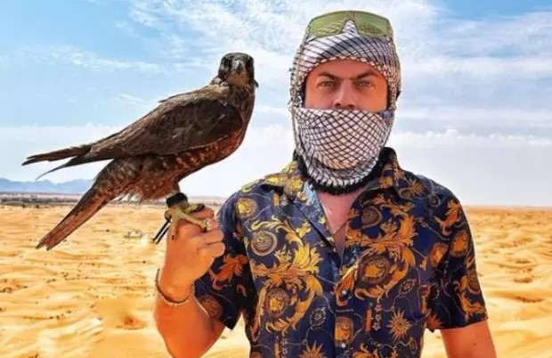 TEDBİR KARARI HATIRLANDI
Bir süre önce Borsa İstanbul'un, Aref Ghafouri ve Eren Çayır hakkında yatırımcı bazında tedbir uygulama kararı alması da sosyal medyada tekrar gündeme geldi. Bu kararın ardından Ghafouri'nin hayatındaki değişimler daha fazla merak konusu haline geldi.
