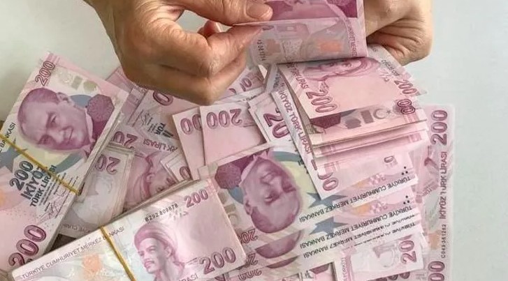 GARANTİ BBVA
Kredi tutarı: 20.000 TL
Vade: 6 ay
Aylık taksit tutar: 4.166 TL

