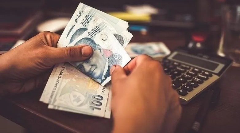 DENİZBANK
Kredi tutarı: 10.000 TL
Vade: 3 ay
Aylık taksit tutarı: 3.333 TL.
