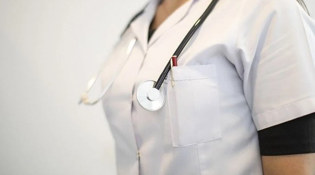 BAŞVURULAR NE ZAMAN BAŞLAYACAK?
Sağlık Bakanlığı'nın 36 bin sağlık personeli alımı için başvuruların ne zaman başlayacağı merak konusu. Resmi Gazete'de yayımlanan kararın ardından başvuru kılavuzunun ne zaman açıklanacağı bekleniyor. Şu anda başvuru tarihlerine dair net bir bilgi bulunmamakla birlikte, başvuru sürecinin mayıs ayında ÖSYM üzerinden başlayacağı öngörülüyor.

