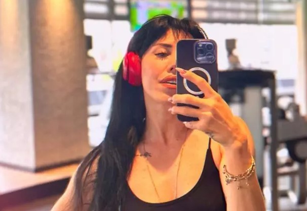 YENİ YOLCULUĞUNA ADIM ATTI
Sevda Dalgıç'ın yaşadığı bu değişim ve yeni yolculuğu, onun sadece bir oyuncu değil, aynı zamanda bir sağlık ve beslenme danışmanı olarak da kariyerine yön verdiğinin bir kanıtı olarak karşımıza çıkıyor.
