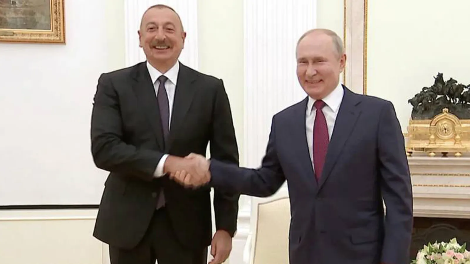Moskova'da Önemli Görüşme: Aliyev Ve Putin Bir Araya Geldi